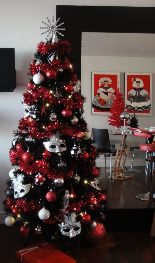 15 Black Christmas Tree Decoration Stylish Ideas you have to Try