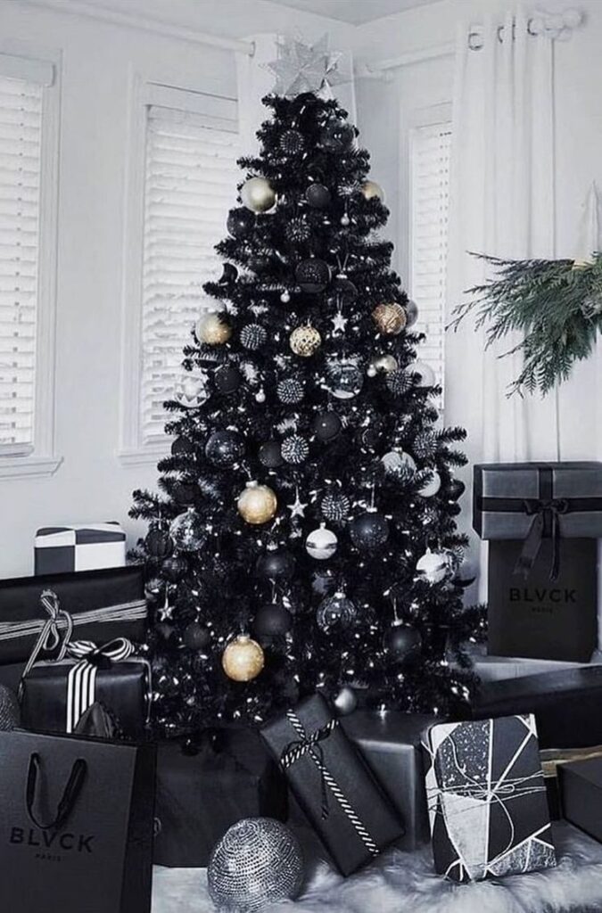 15 Black Christmas Tree Decoration Stylish Ideas you have to Try