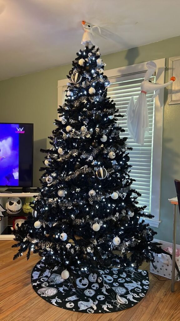 15 Black Christmas Tree Decoration Stylish Ideas you have to Try